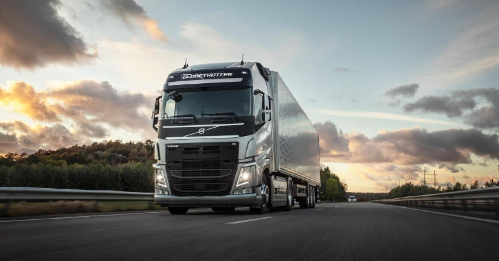 Volvo Trucks Türkiye araç dış mekan sürüş performansı ve teknik özellikleri tanıtım bannerı