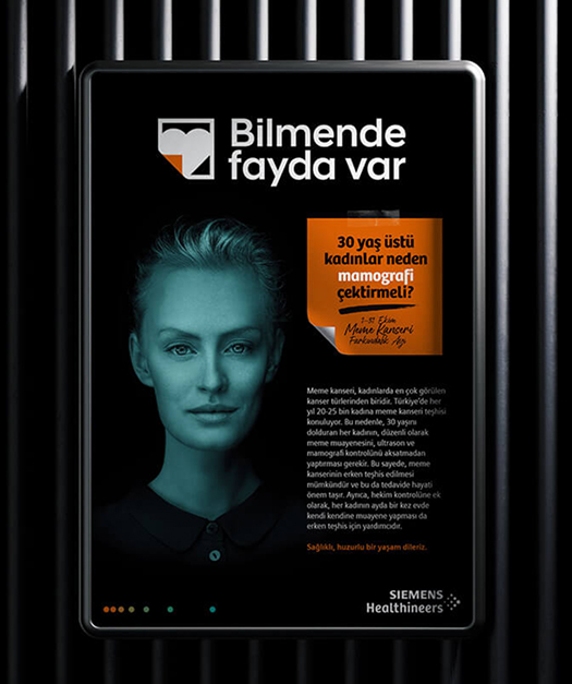 Siemens Healthineers meme kanseri farkındalık afişi; mamografi bilgisi ve kadın portresi.