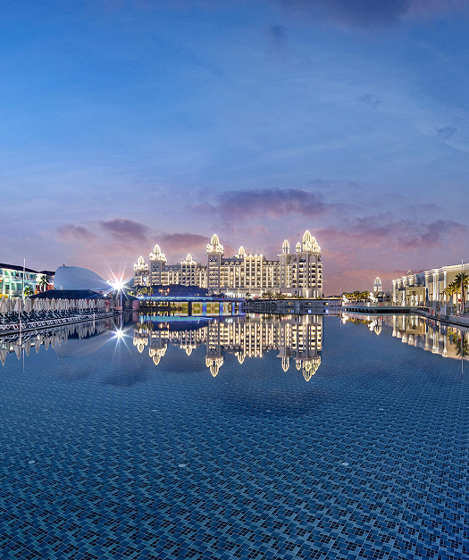 Granada Luxury Hotels lüks otel konsepti, tesis ve havuz manzaralı detay banner görseli