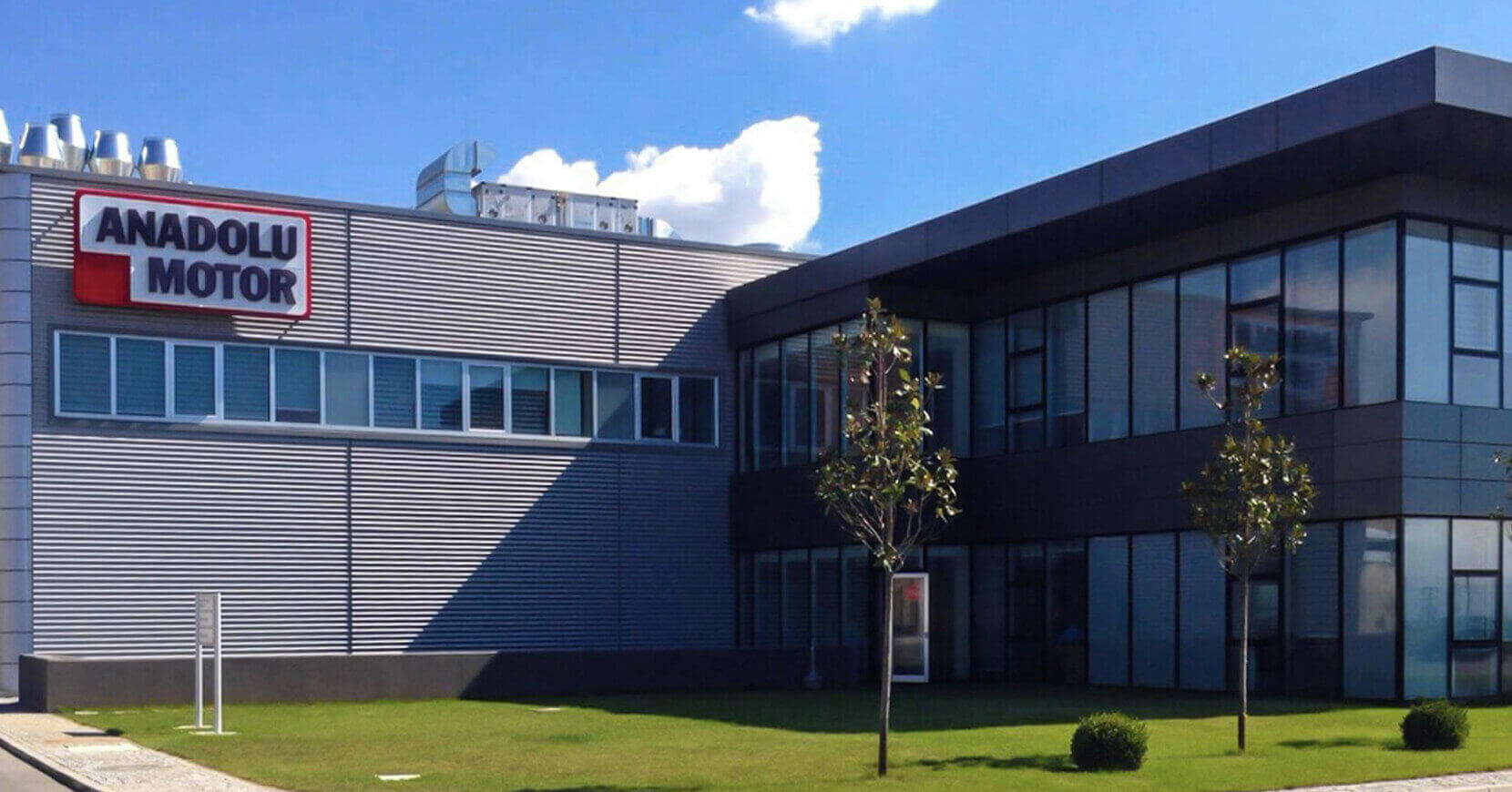Anadolu Motor araç dış mekan sürüş performansı ve teknik özellikleri tanıtım bannerı